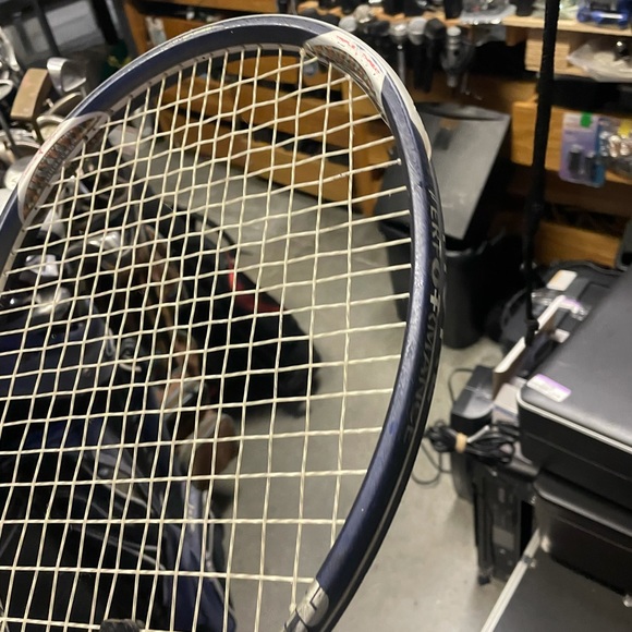 Prince Approach tennis Racquet 27 inc 
With new fashion grip - Picture 8 of 12